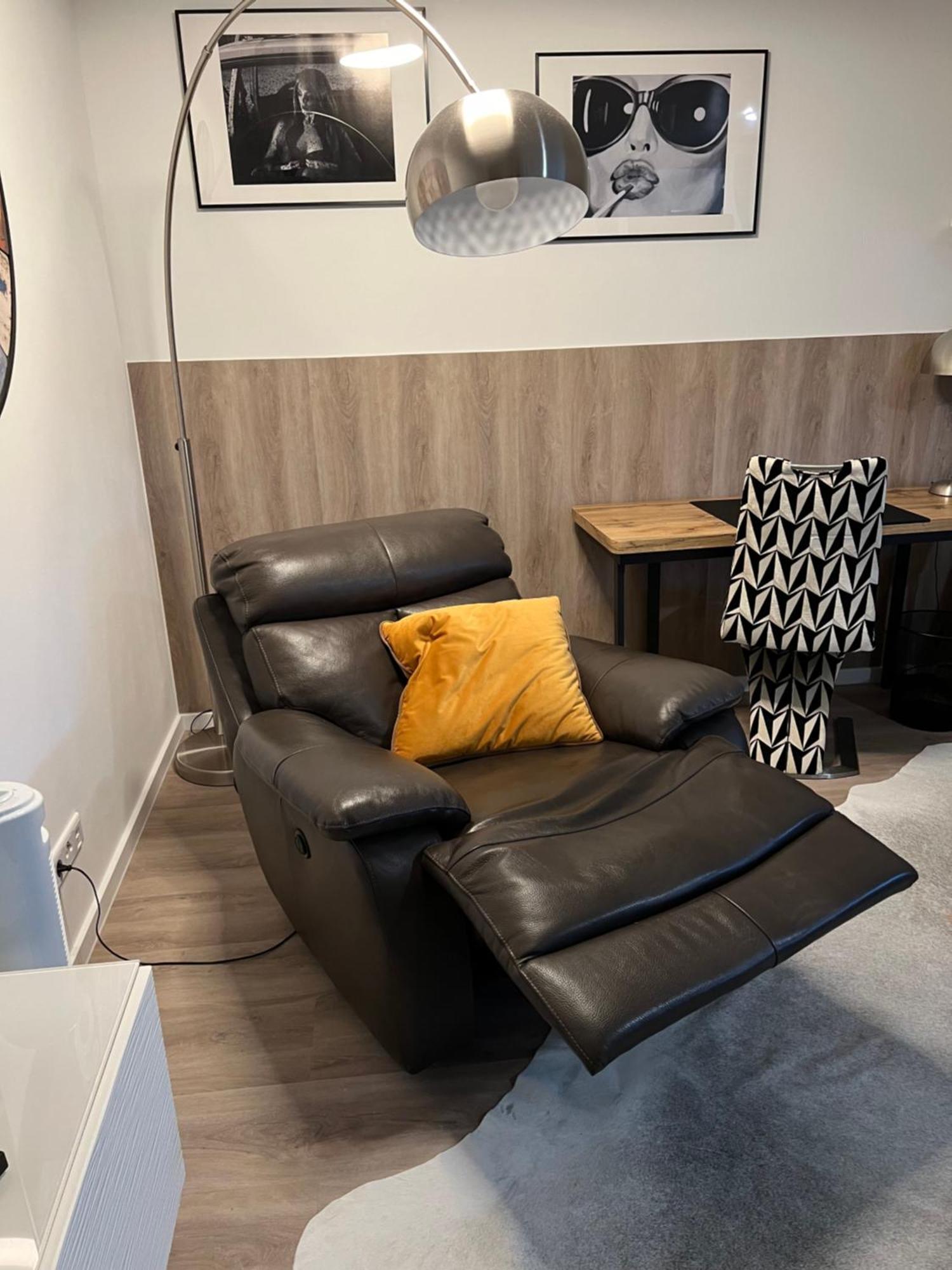 Grosse Gemuetliche Ferienwohnung Mit Klimaanlage, Parkplatz Inklusive Top ! Fuerth Exterior photo